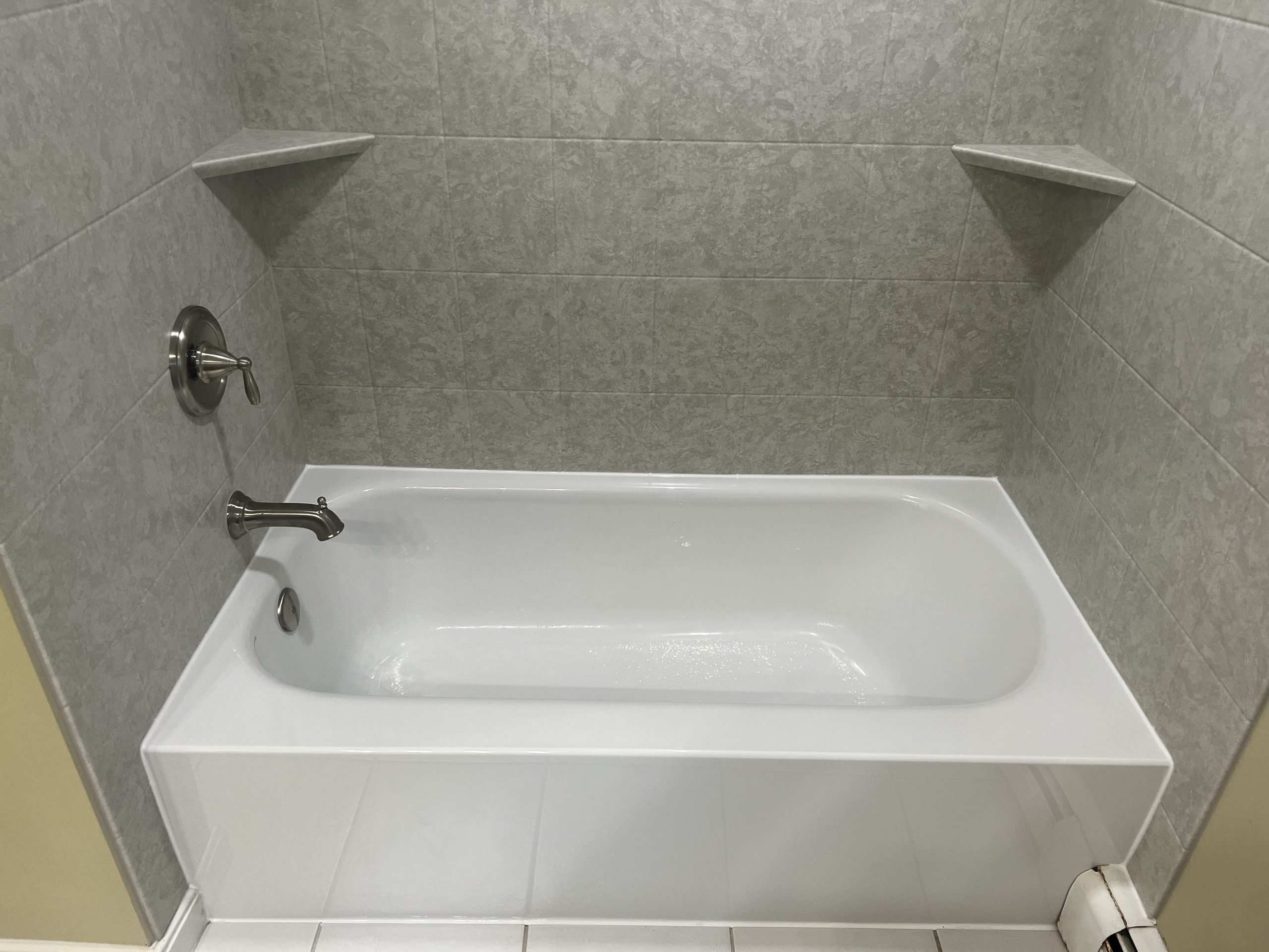 Are Acrylic Tub and Shower Surrounds Better Than Fiberglass? - South ...